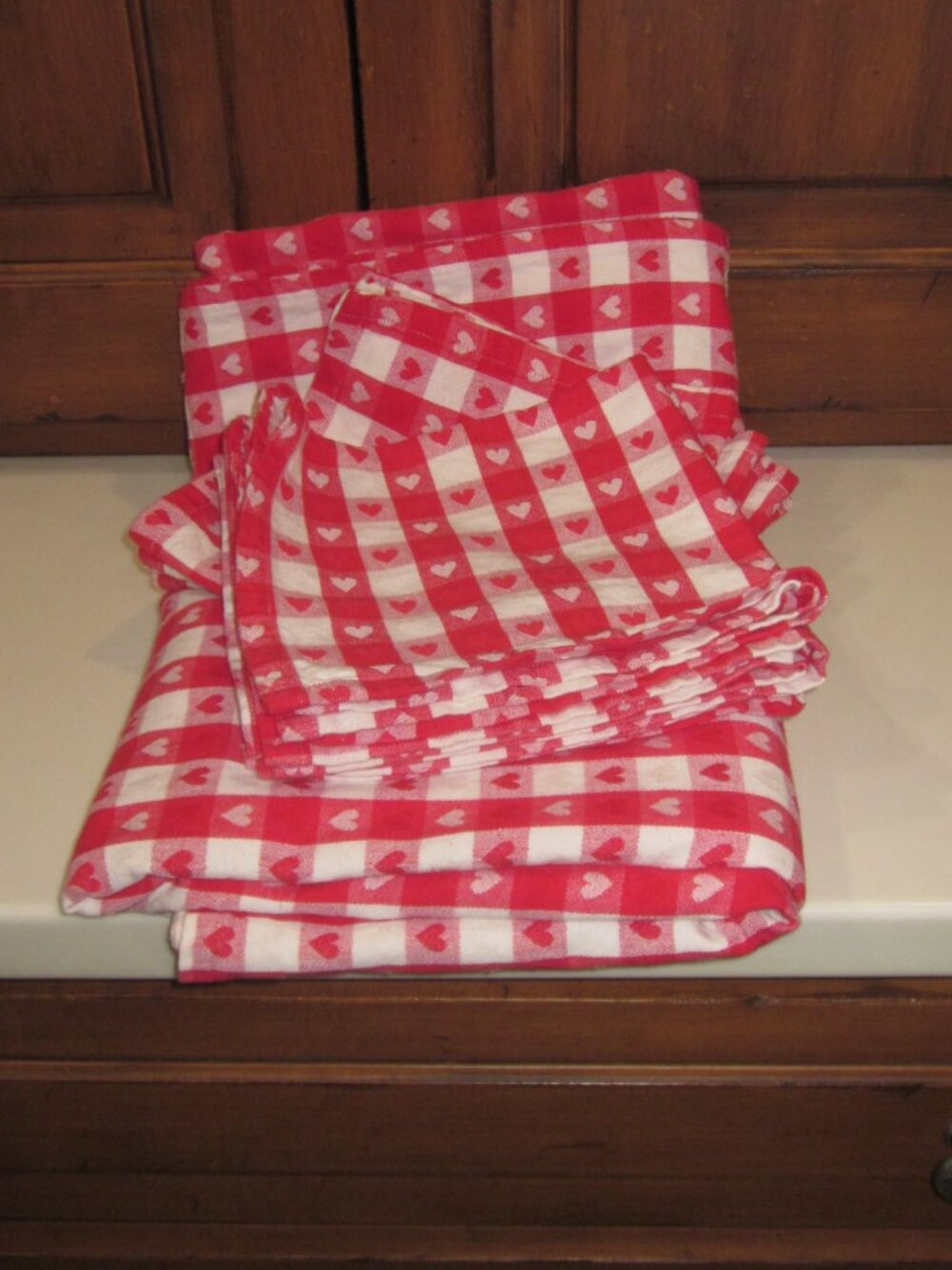 Red & White Gingham Tablecloth & Napkins Heart - Picture 4 of 4